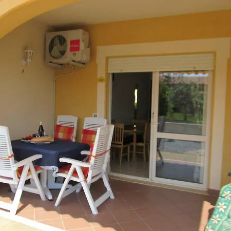 One Bed Apartment, 80g Pizzo Beach Club Italy *