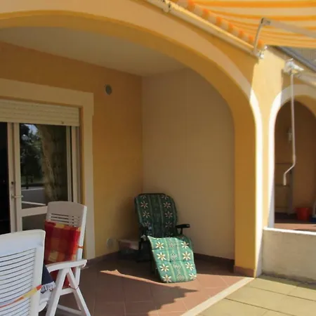 One Bed Apartment, 80g Pizzo Beach Club Italy